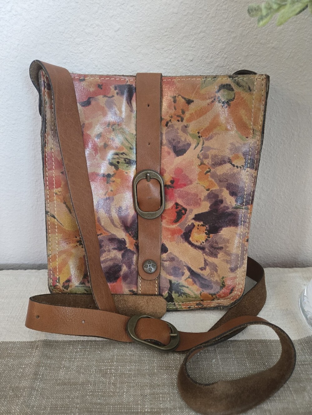 Patricia Nash Venezia Italian Leather Crossbody Bag - Picture 3 of 9